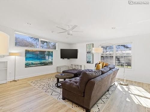 3rd image of 4808 Winthrop Ave E