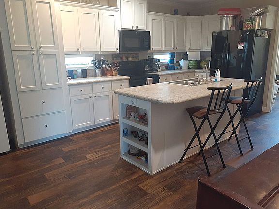 5th image of 10850 Elmendorf Lavernia Rd #L