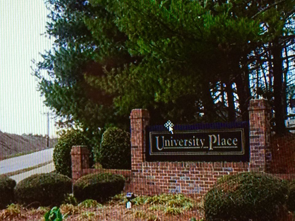 2nd image of 220 Elm St #Univ
