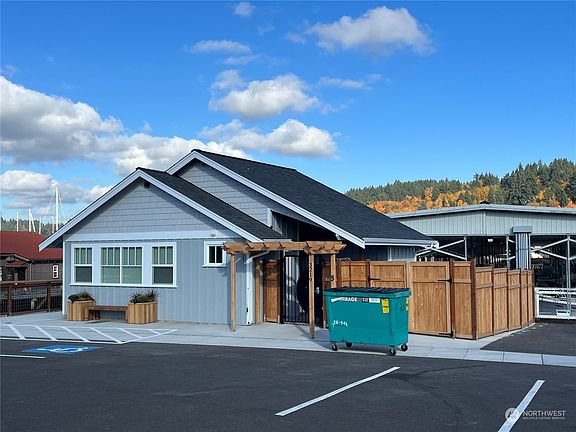 2nd image of 3219 Harborview Drive #14