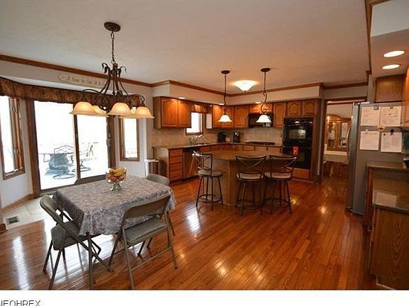 5th image of 340 Countryside Dr