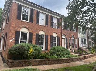 5900 Parenham Way, Alexandria, VA 22310