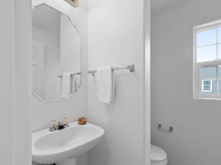 3938 SW 182nd Pl — Photo 22