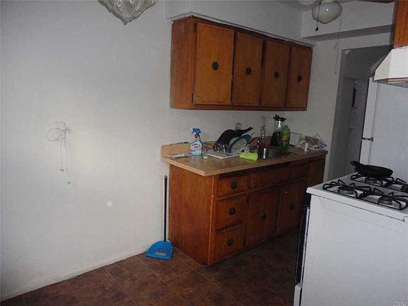 4th image of 14010 161st St