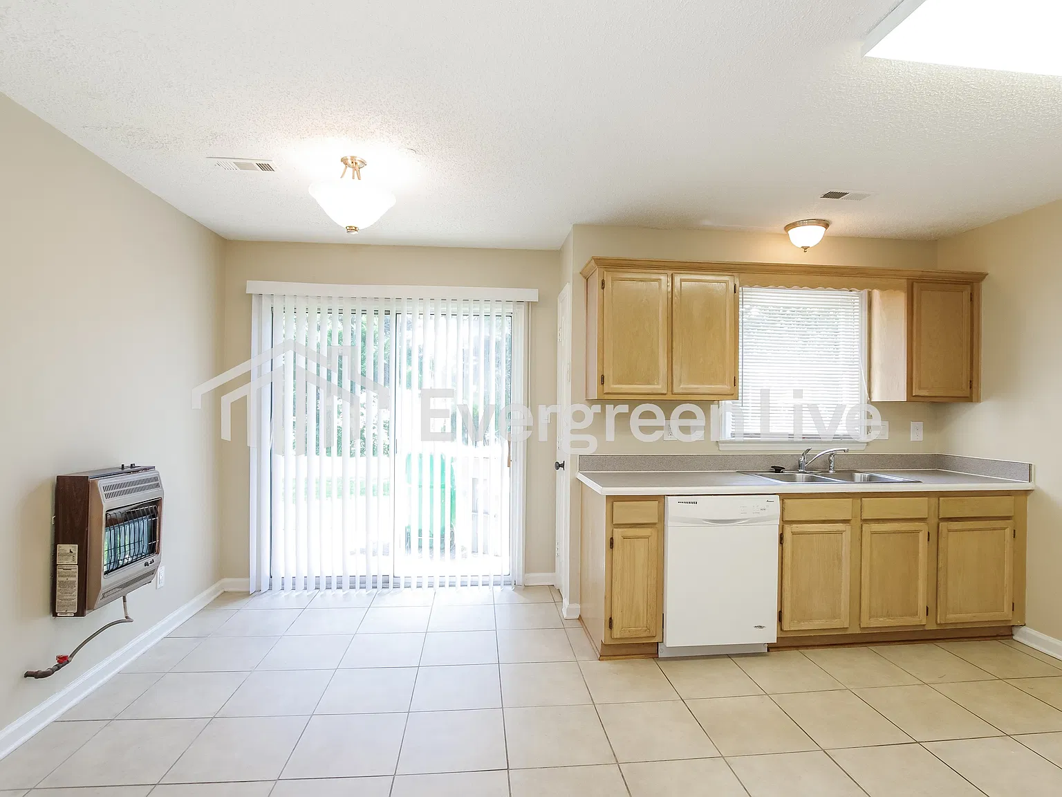3 bed, 2.5 bath, 1489 sqft, $1,695 — Photo 4