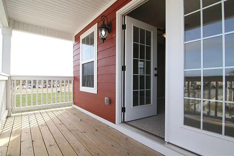 4 bed, 3.5 bath, 1974 sqft, $2,200 — Photo 4