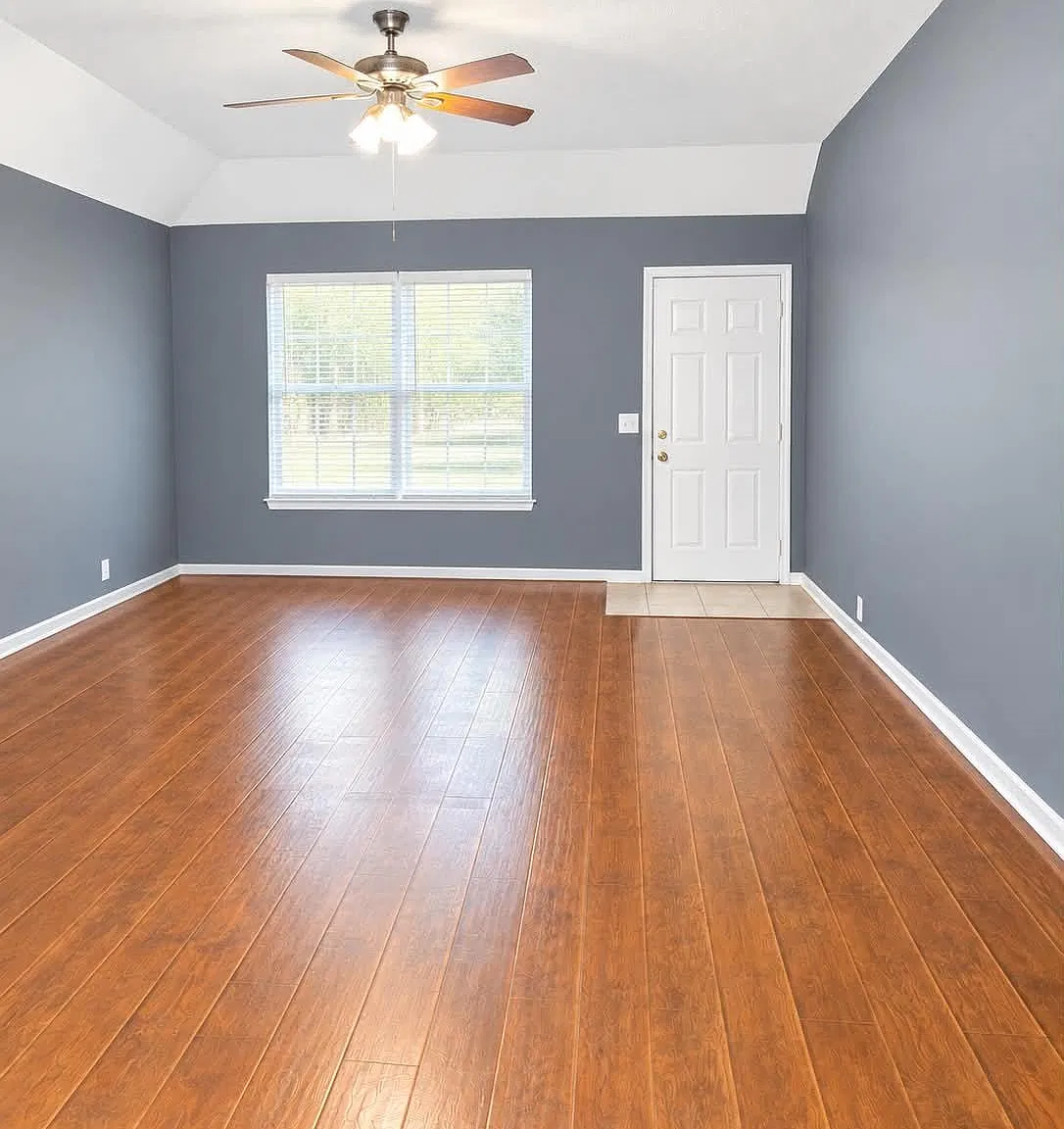 4 bed, 3.0 bath, 1946 sqft, $2,000 — Photo 4