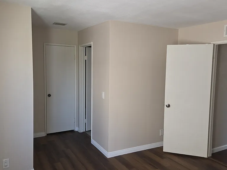 116 Chapel Ave — Photo 20