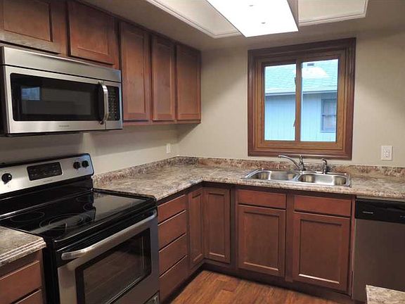 3rd image of 3941 Chamberlain Dr
