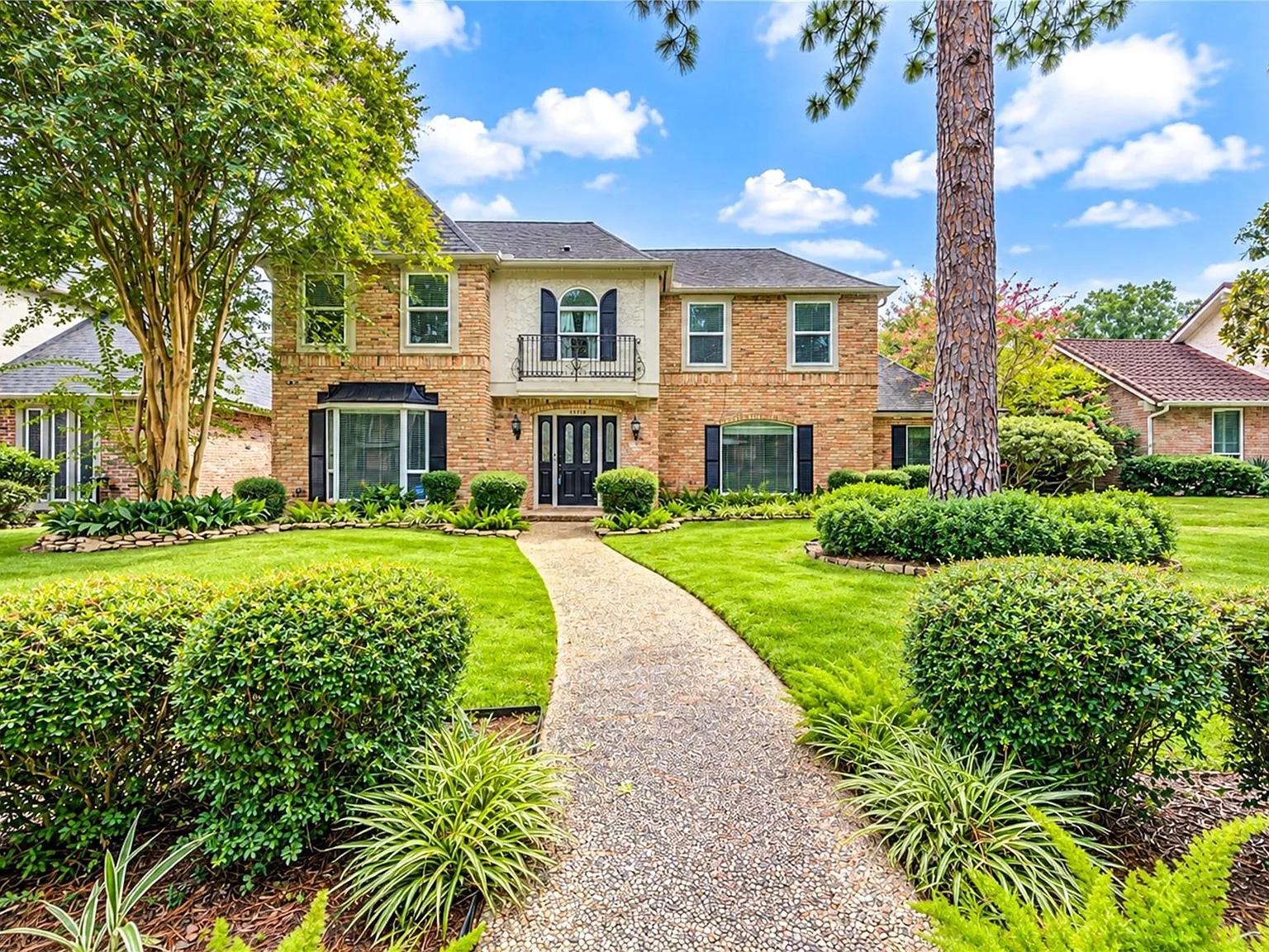 4 bed, 3.5 bath, 3184 sqft, $4,700 — Photo 1