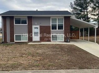 217 Camelford Dr, Troy, IL 62294