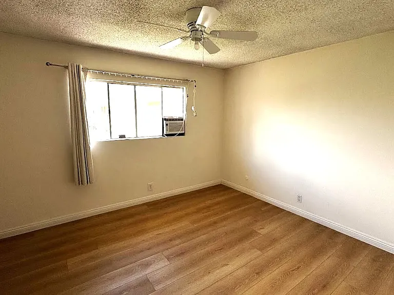 515 Fairview Ave — Photo 2