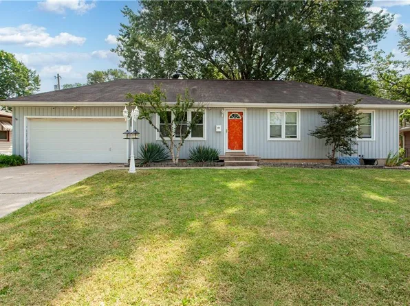 10705 E 33rd Ter S, Independence, MO 64052