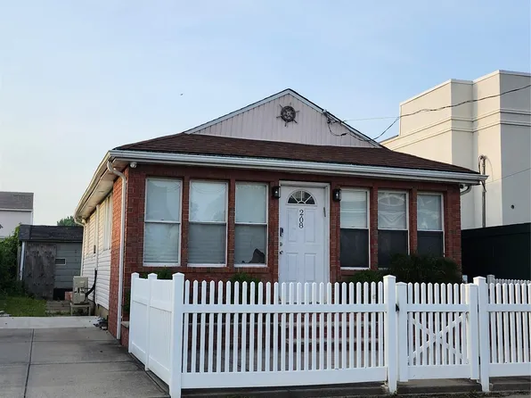 208 Seagirt Ave, Jamaica, NY 11691