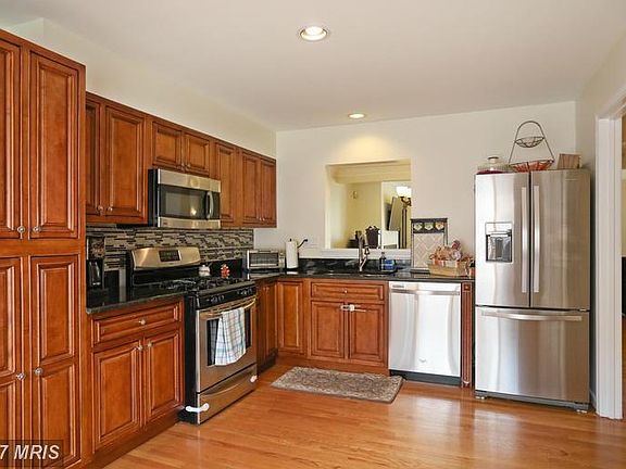 4th image of 54 Rockcrest Cir