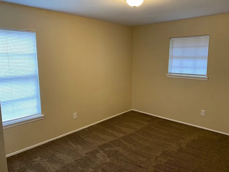 112 County Road 921 — Photo 5