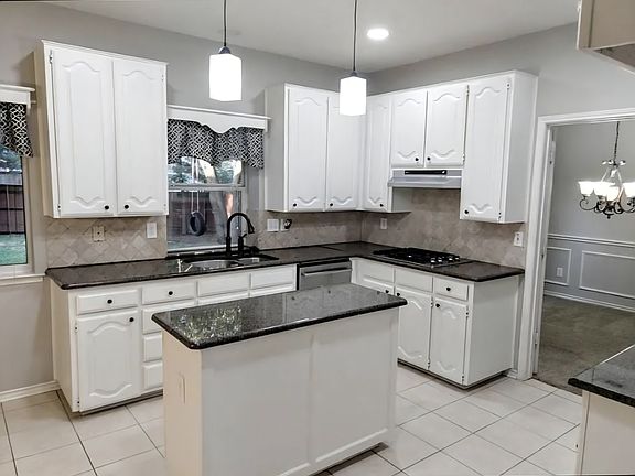 5th image of 821 Weeping Willow Ct