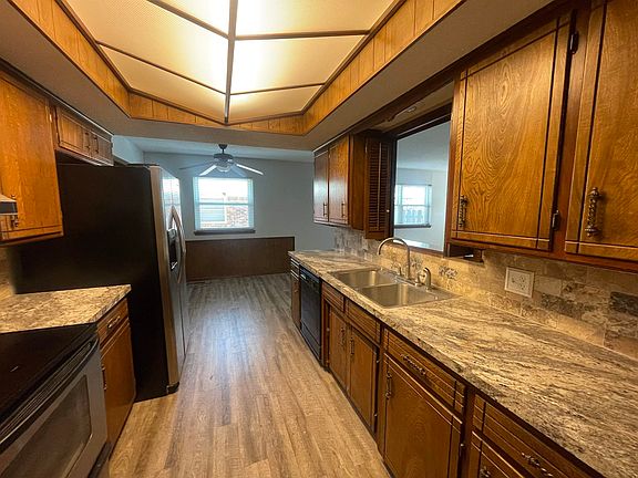 4th image of 2737 Sunnybrook Ln