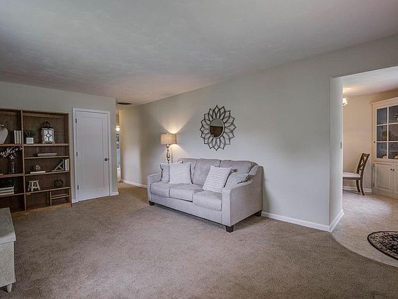 3rd image of 6007 Vereker Dr
