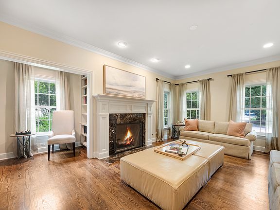 4th image of 2363 Larkdale Dr
