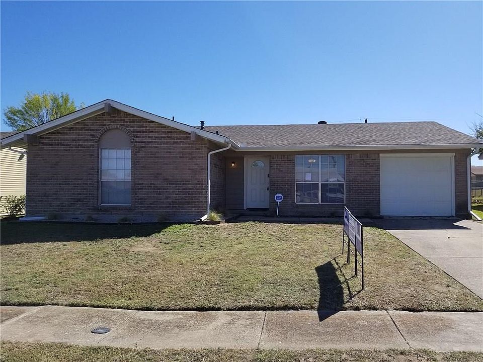 1st image of 3716 Pacesetter Dr