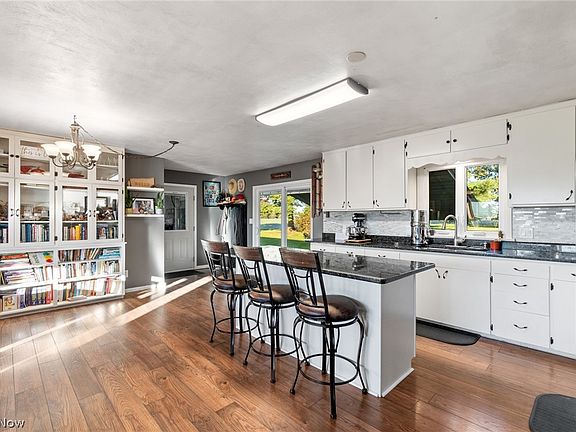 5th image of 8455 Columbus Rd
