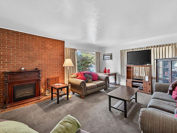 4th image of 1028 B St