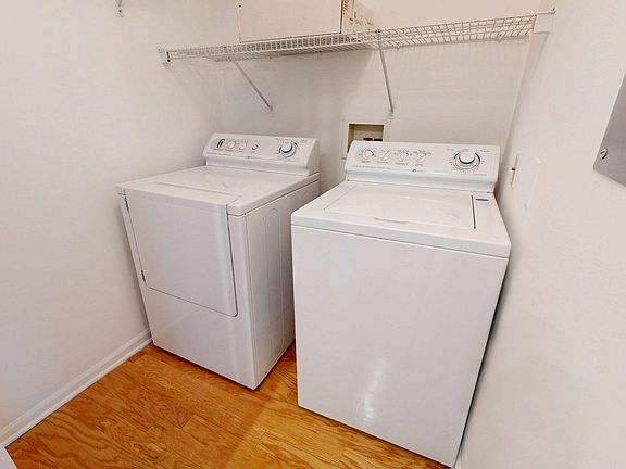 4th image of 2854 S Knightsbridge Cir