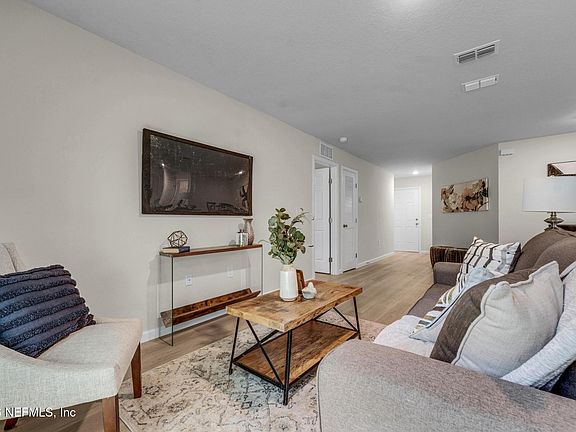 5th image of 5327 SHANNON Avenue