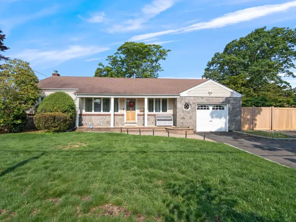 2 Deer Park Boulevard, Deer Park, NY 11729