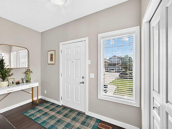 4th image of 673 NE Panatella Blvd NW