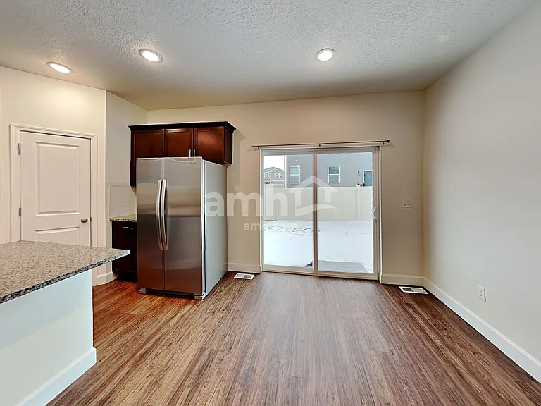 2403 E Surry Way — Photo 5