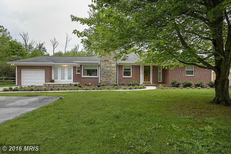 1st image of 2125 Beach Dr