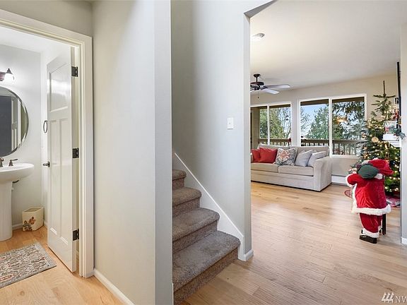 3rd image of 18834 Harris Ave NE
