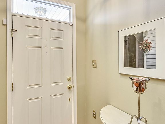 4th image of 61 Idle Creek Ln