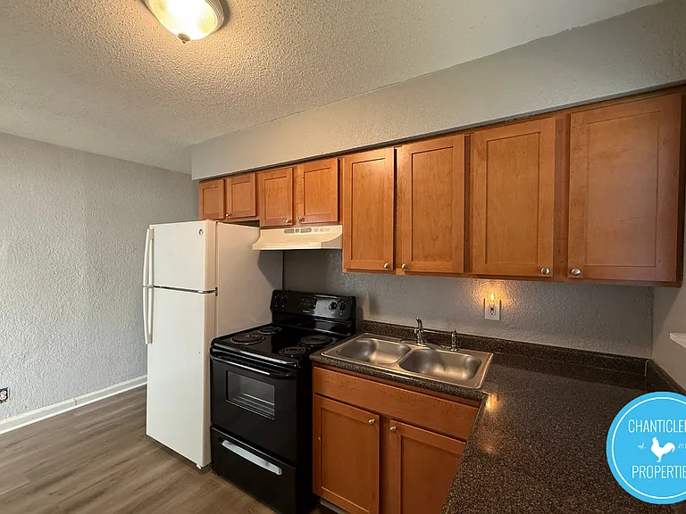 1502 Chapel Hill Rd #B — Photo 8