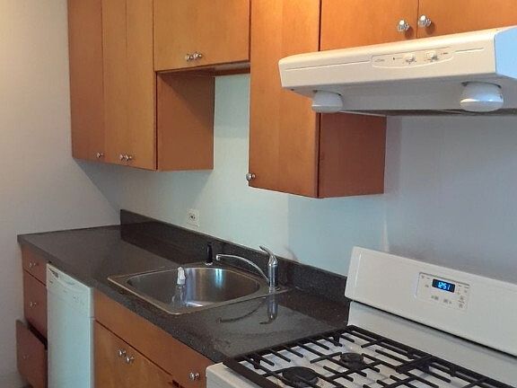 5th image of 4851 S Evans Ave #55-3