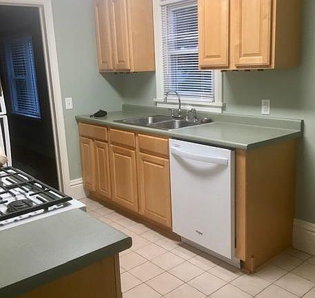 2nd image of 5101 Fairview Ave N #1
