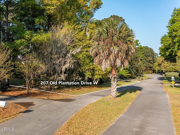 3rd image of 207 Old Plantation Dr W