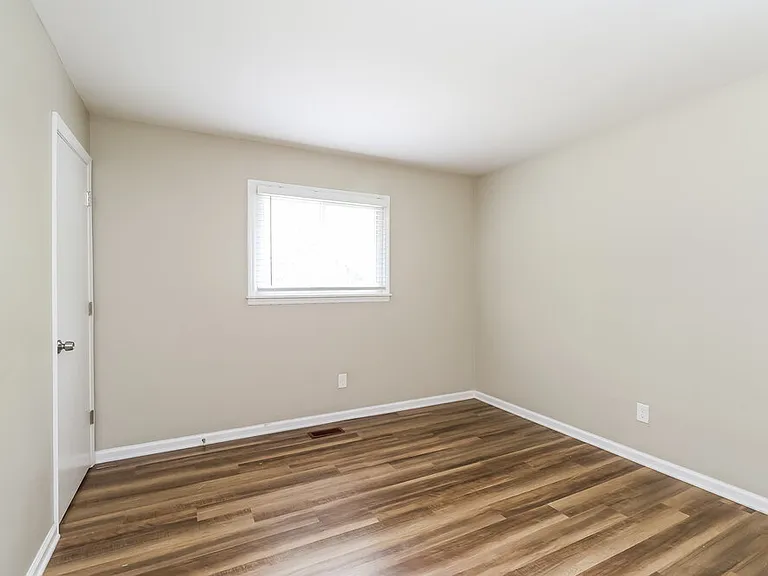 9324 Edgevale Dr — Photo 8