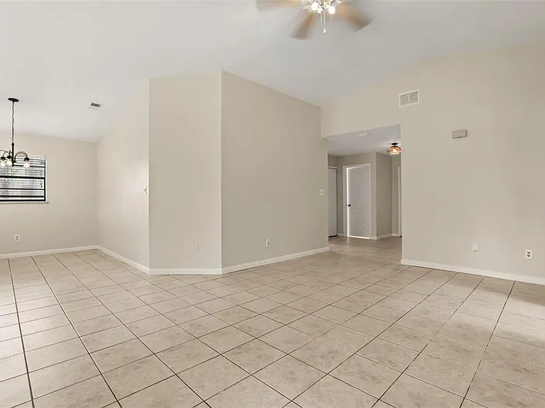 3075 Woolridge Dr — Photo 6