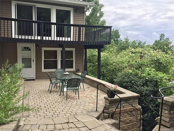 5th image of 16 Lindbergh Ln