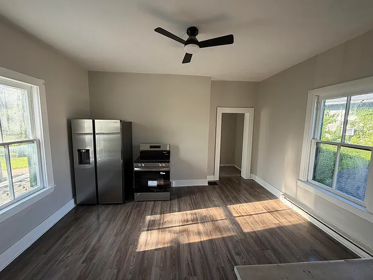 1226 Ridge Ave #1/2 — Photo 4