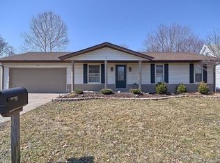 140 Cedar Ln, Glen Carbon, IL 62034