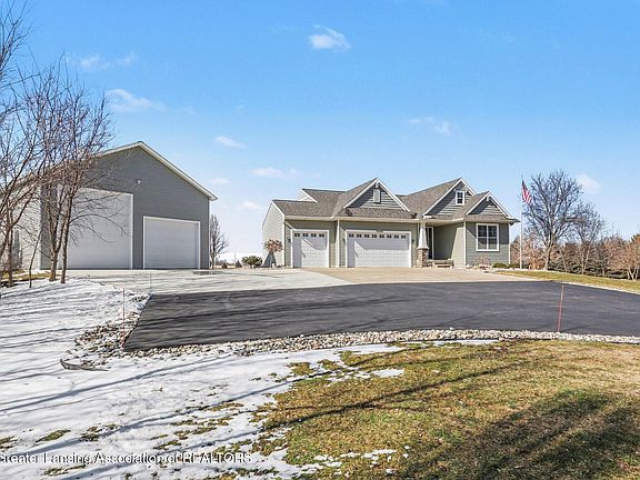 4th image of 1050 Hawley Rd