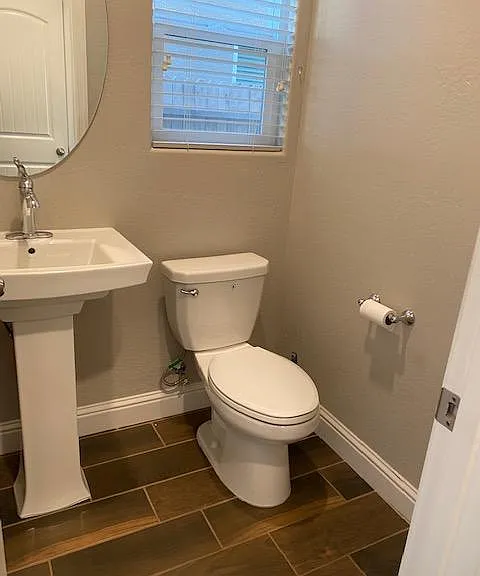 2177 La Vona Ave — Photo 9