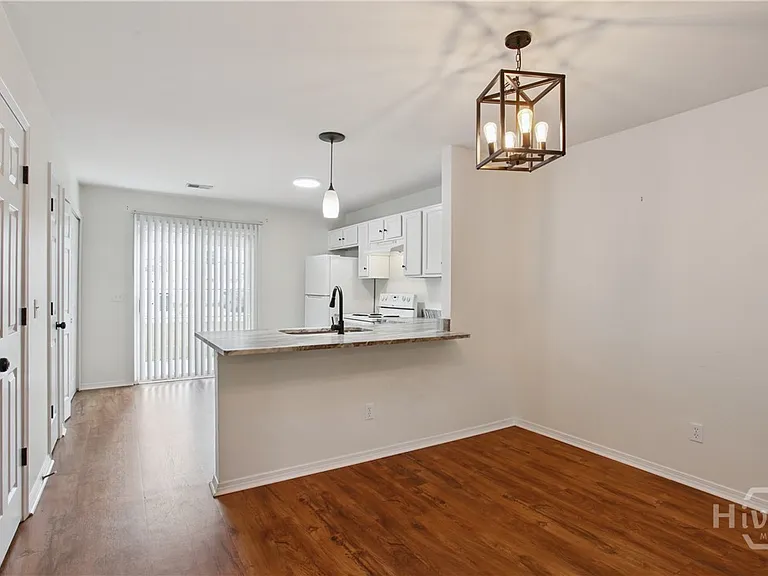 84 Fairgreen St — Photo 10