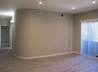 10205 Samoa Ave APT 101, Tujunga, CA 91042