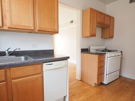 5th image of 1961 W Foster Ave APT 1