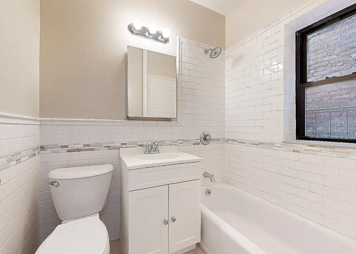 1125 Lexington Avenue — Photo 4